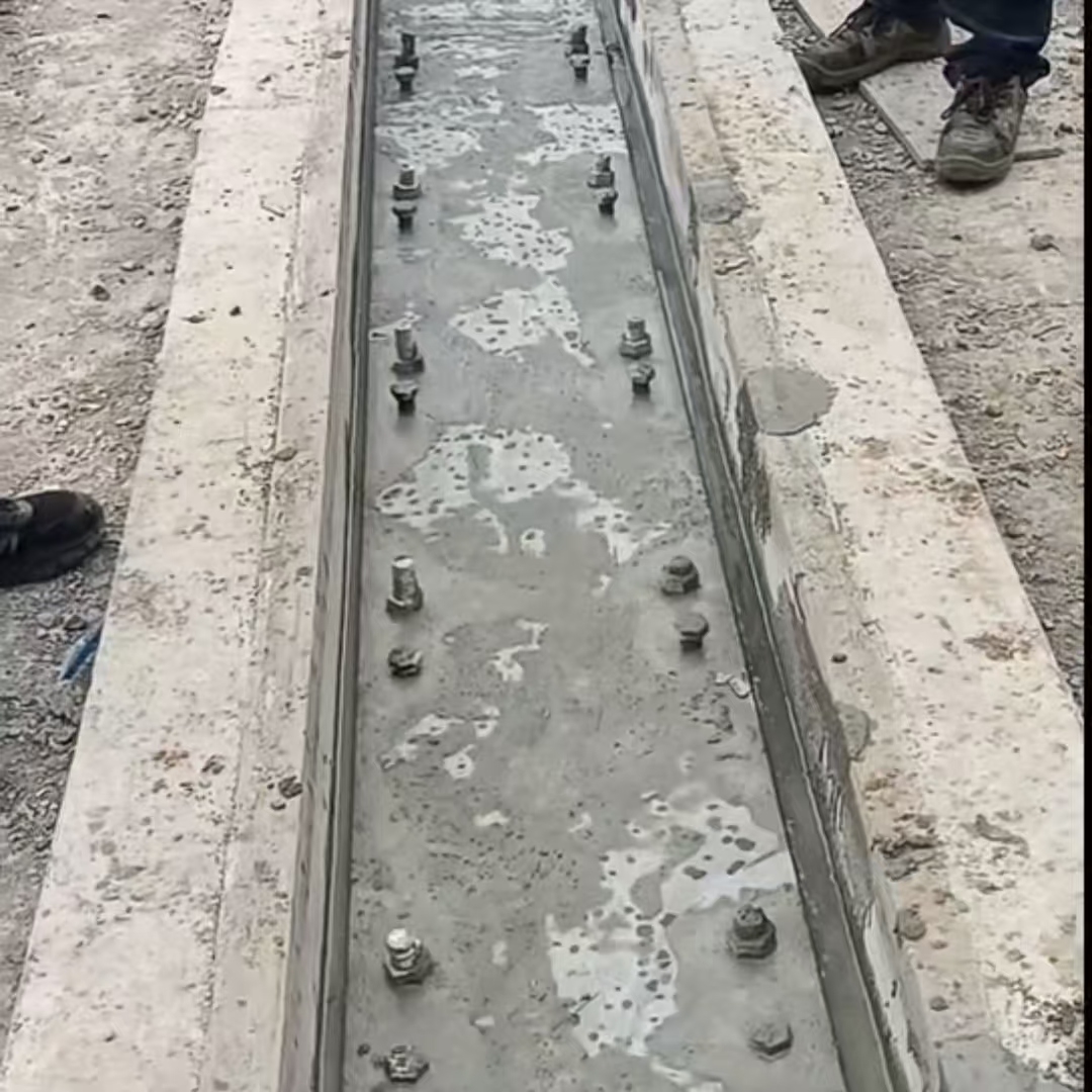 长葛港口码头起重机龙门吊重型机械设备稳固用早强快凝轨道胶泥
